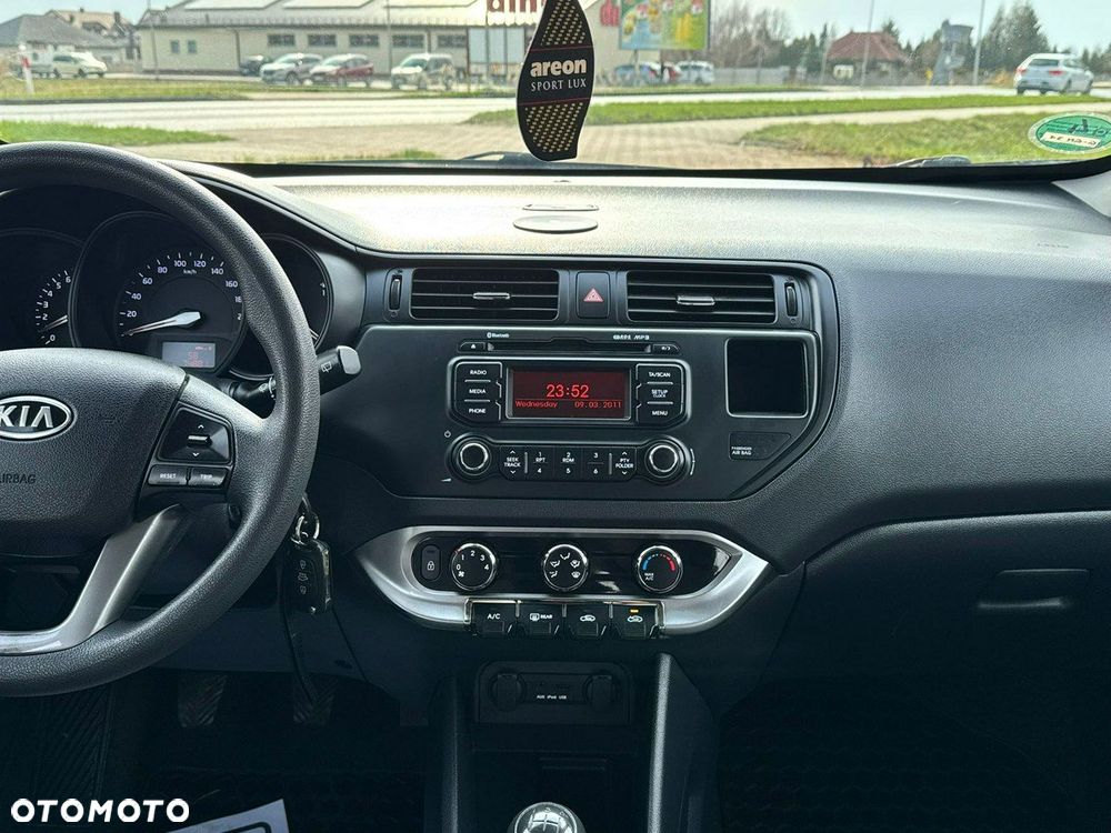 Kia Rio 1.2 Attract - 21