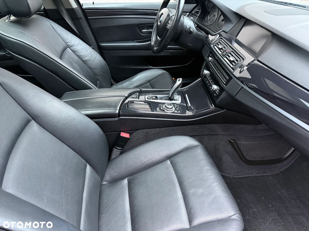 BMW Seria 5 520d Luxury Line - 16