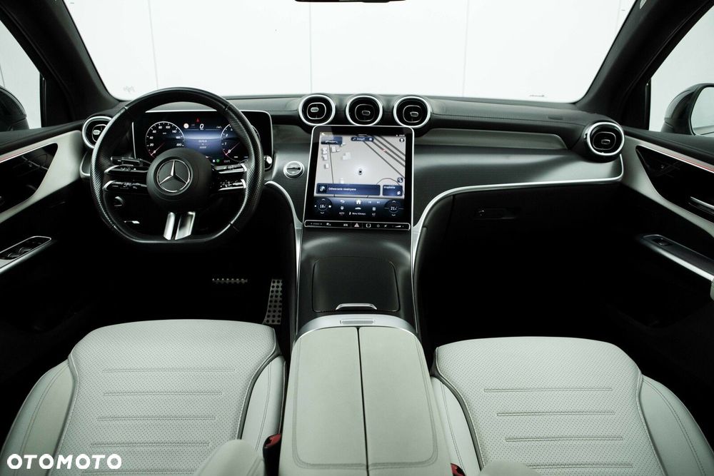 Mercedes-Benz GLC - 26