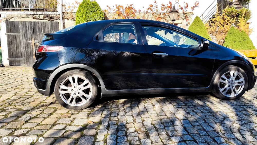 Honda Civic 1.8 Executive NAVI - 3