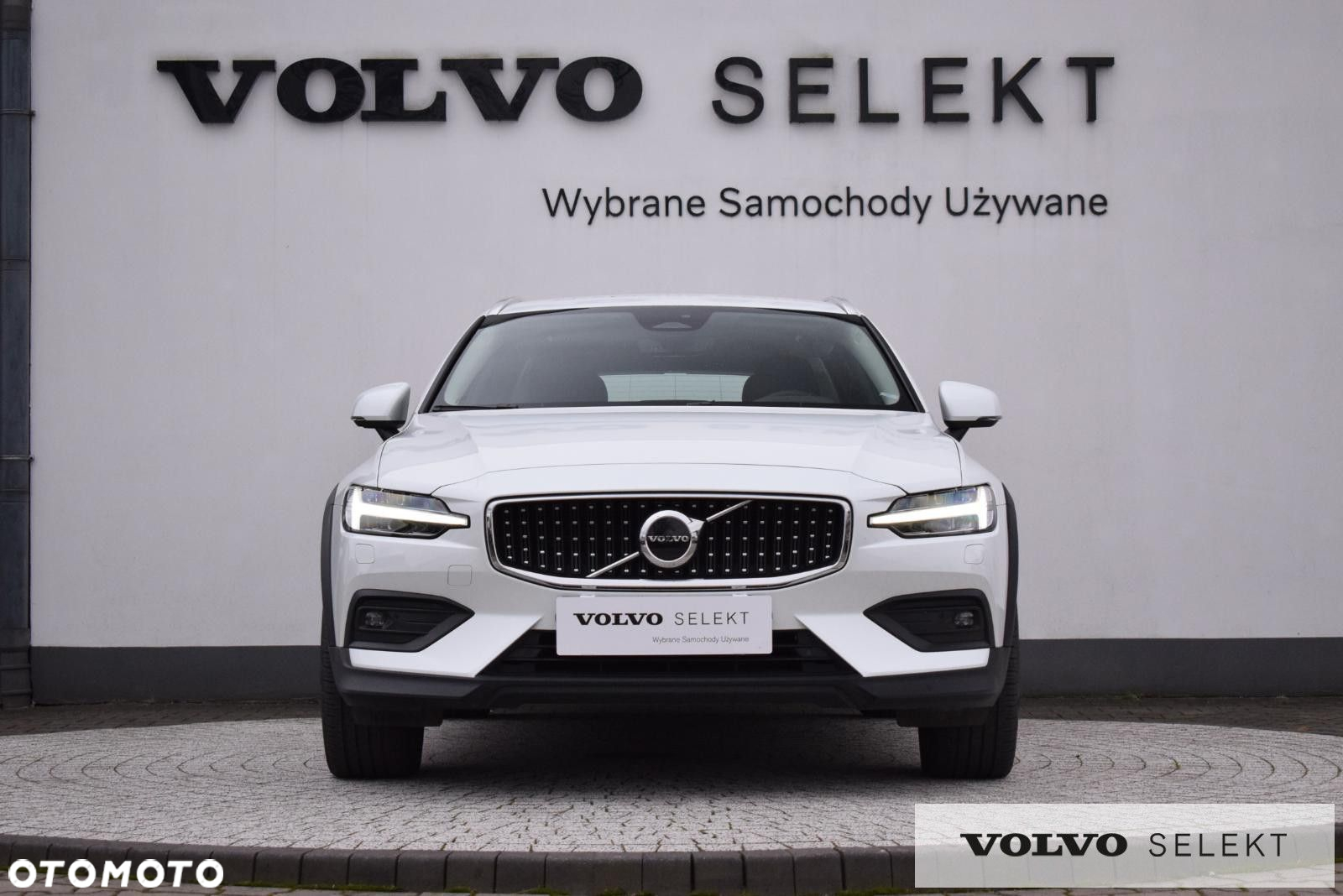 Volvo V60 Cross Country - 3