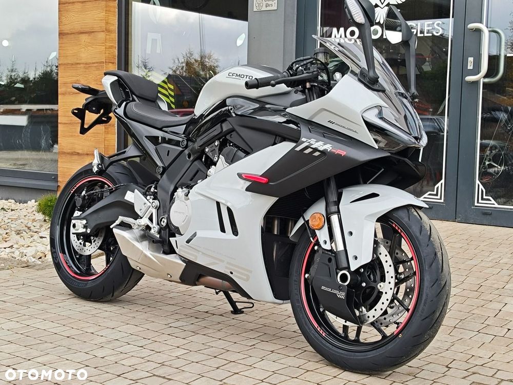 CFMoto SR - 16