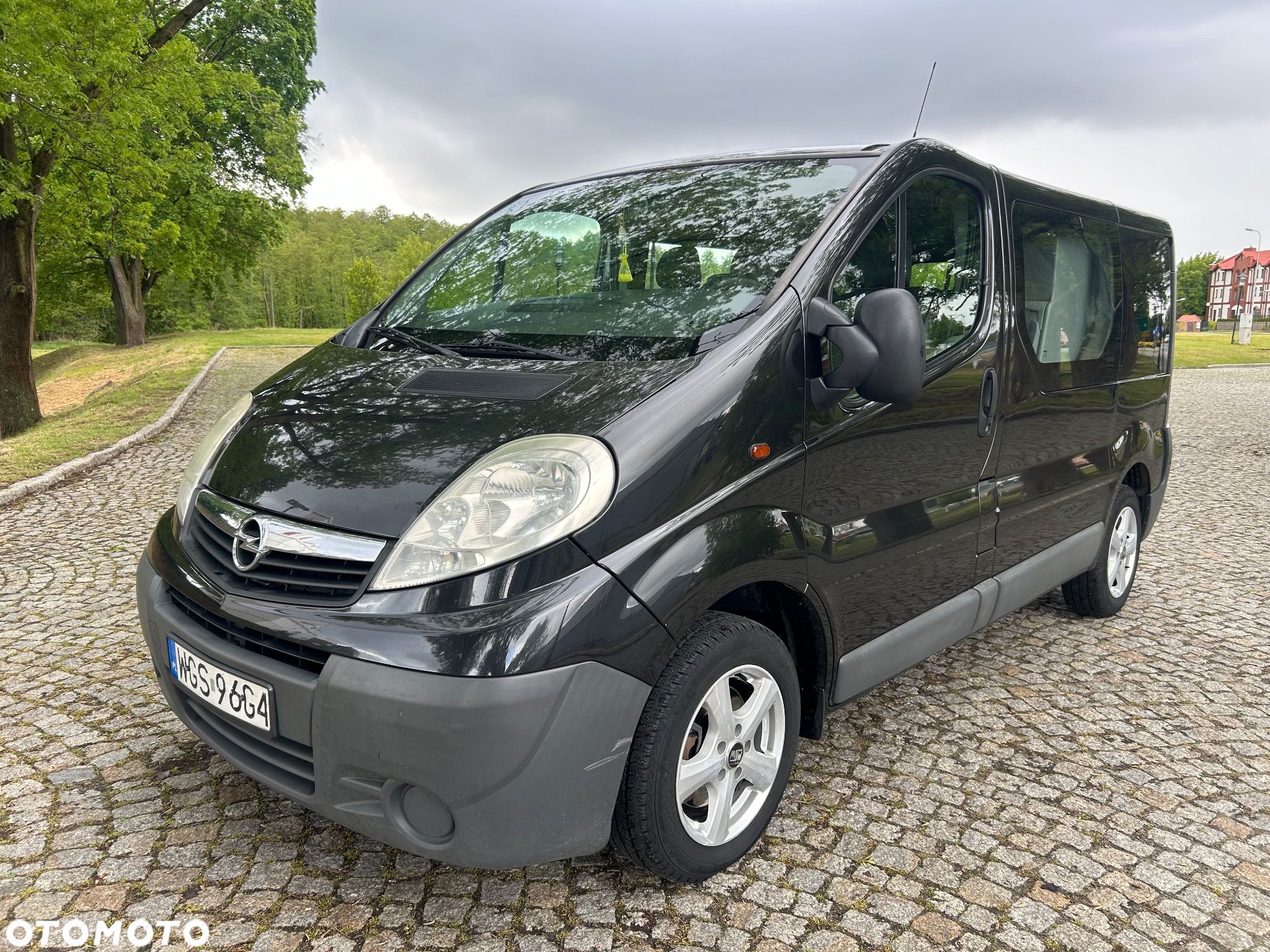 Opel Vivaro - 1