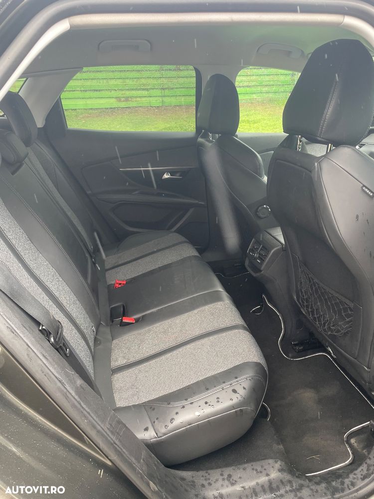 Peugeot 3008 PureTech 130 Stop & Start GPF Roadtrip - 5