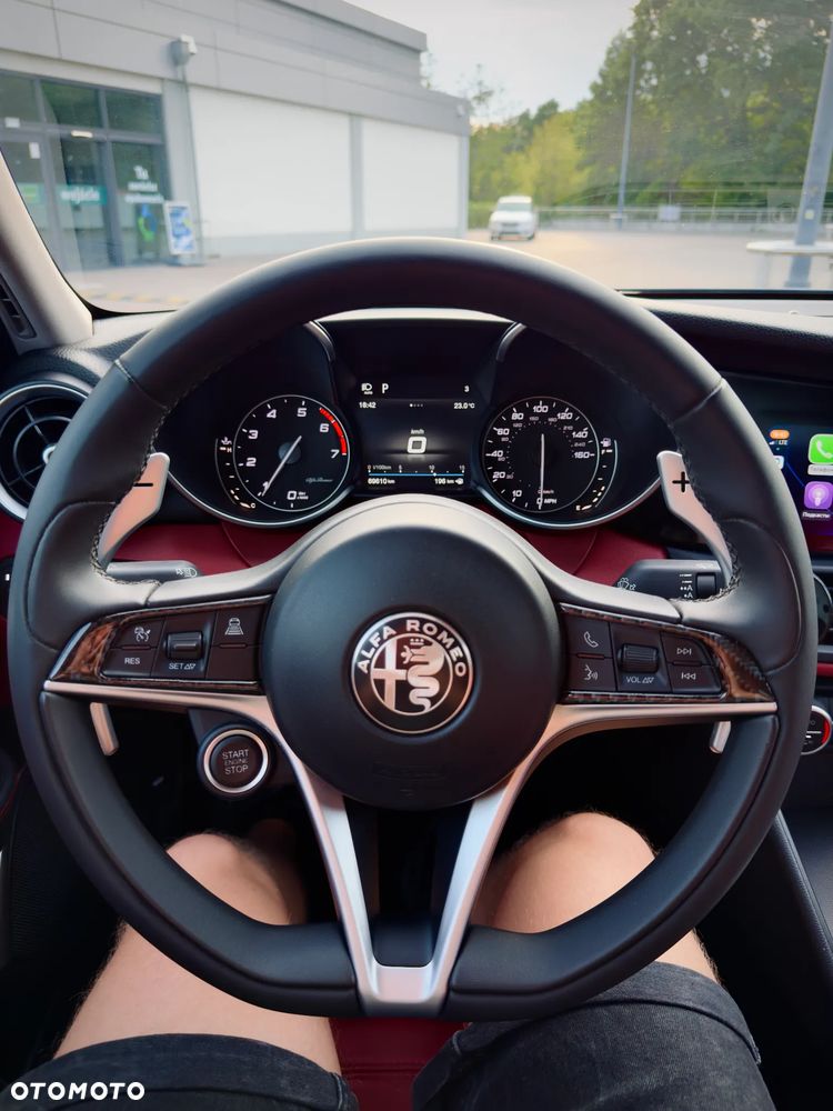 Alfa Romeo Giulia 2.0 Turbo 16V AT8 Veloce Ti - 16