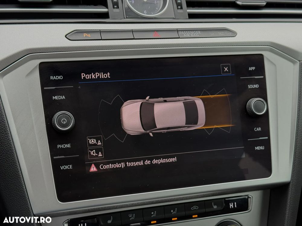 Volkswagen Passat 2.0 TDI DSG Comfortline - 24