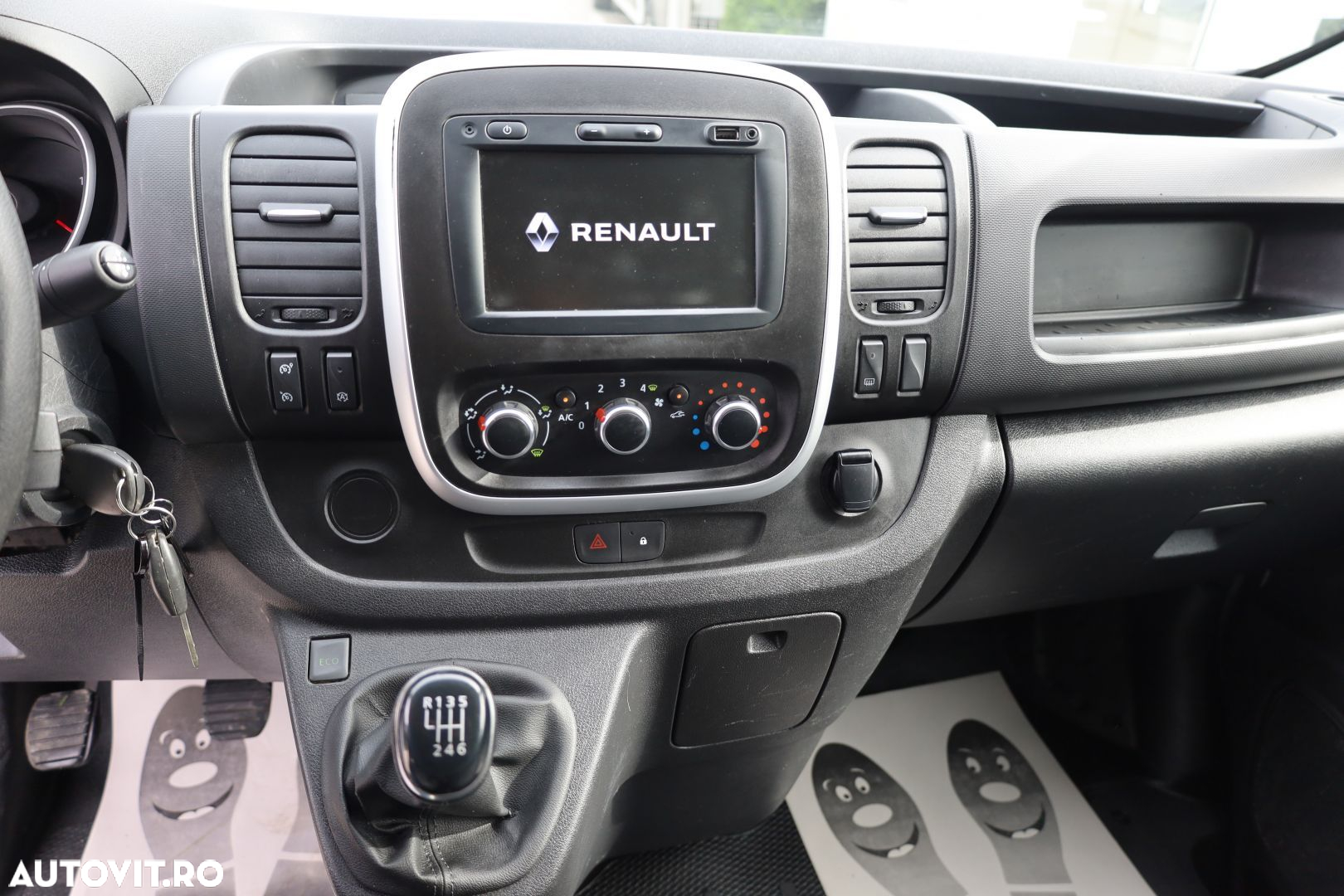 Renault Trafic - 15