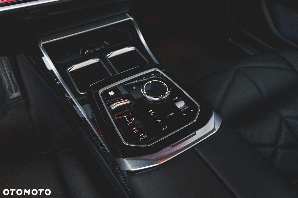 BMW Seria 7 740d xDrive mHEV sport - 19