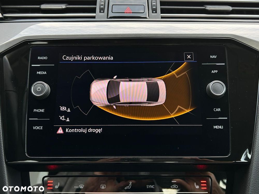 Volkswagen Passat 2.0 TSI Business DSG - 29