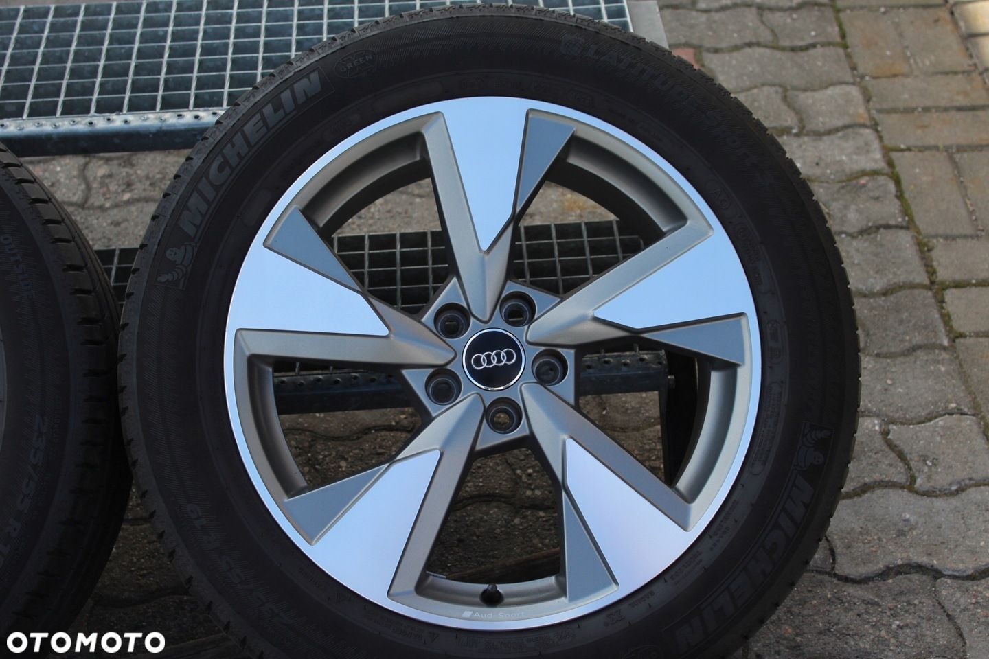 ORYG AUDI Q5 8OA 19 5x112 ET39 MICHELIN 235/55 7mm - 4