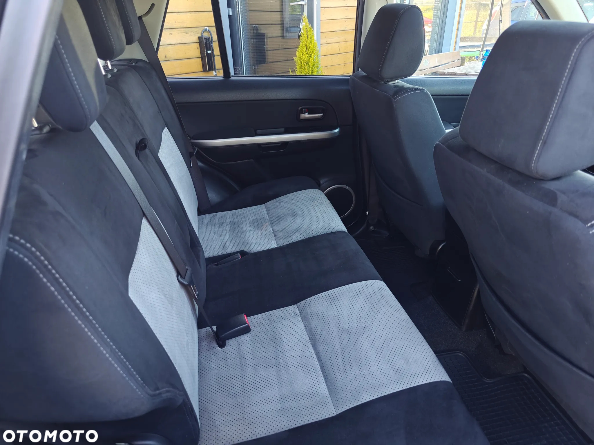 Suzuki Grand Vitara 1.9 DDiS Premium - 12