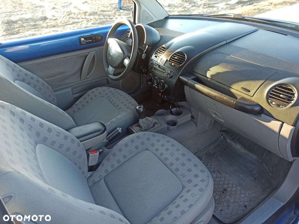 Volkswagen New Beetle - 2