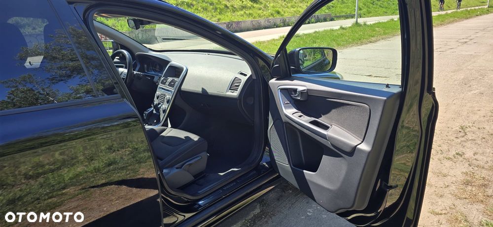 Volvo XC 60 D4 AWD Kinetic - 23