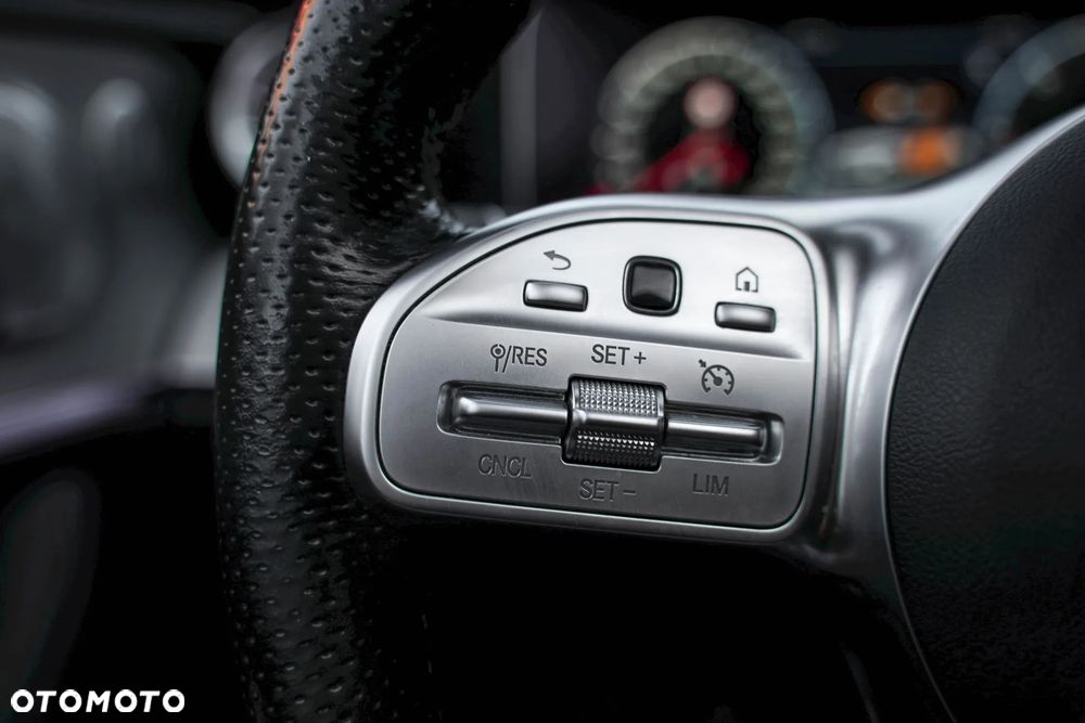 Mercedes-Benz Klasa E 220 d 4-Matic AMG - 37