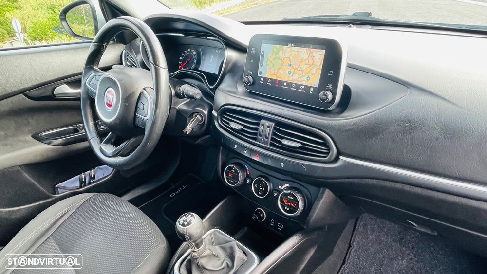 Fiat Tipo Station Wagon 1.3 M-Jet Lounge Tech - 17