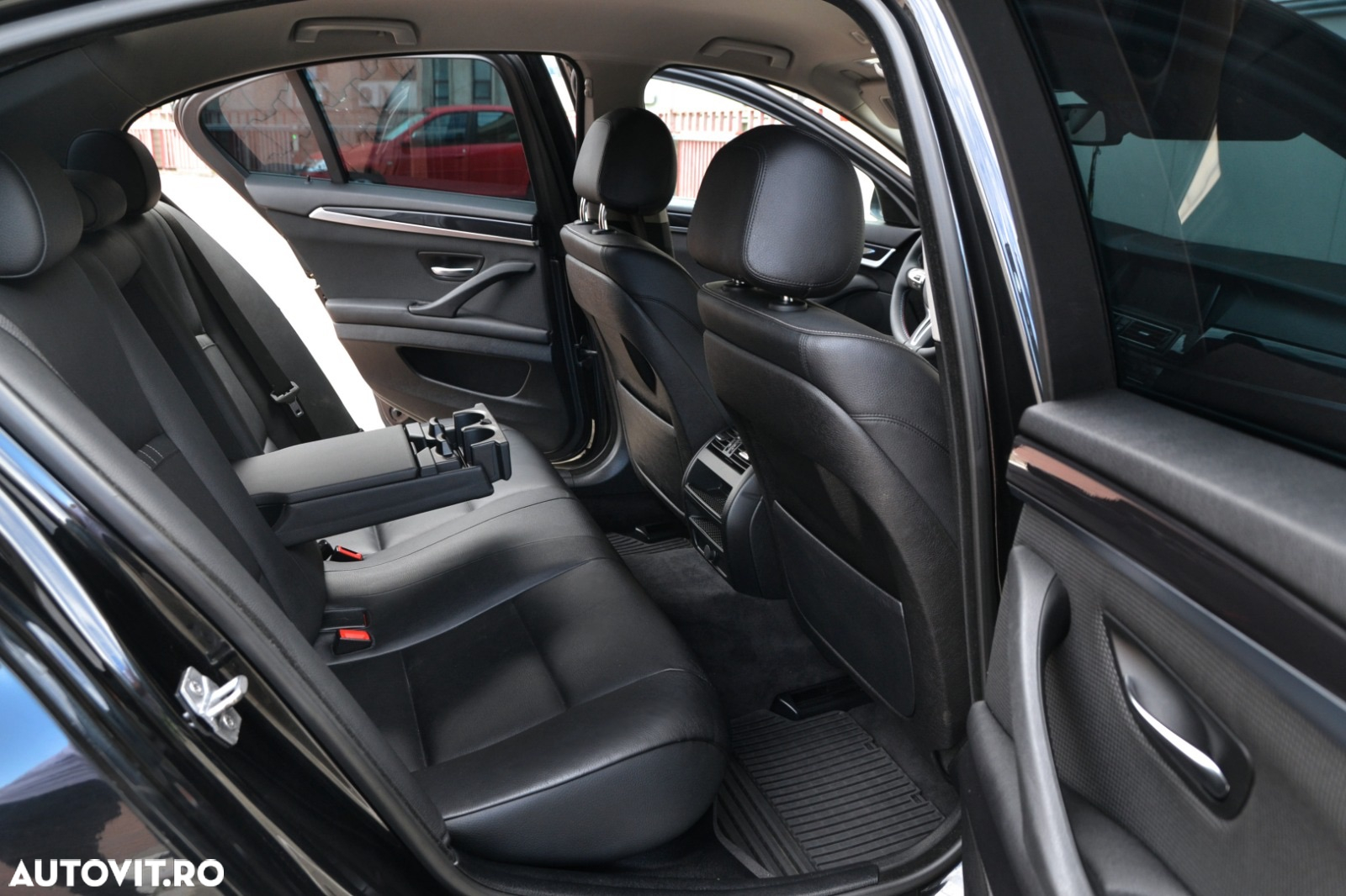 BMW Seria 5 520d xDrive - 17