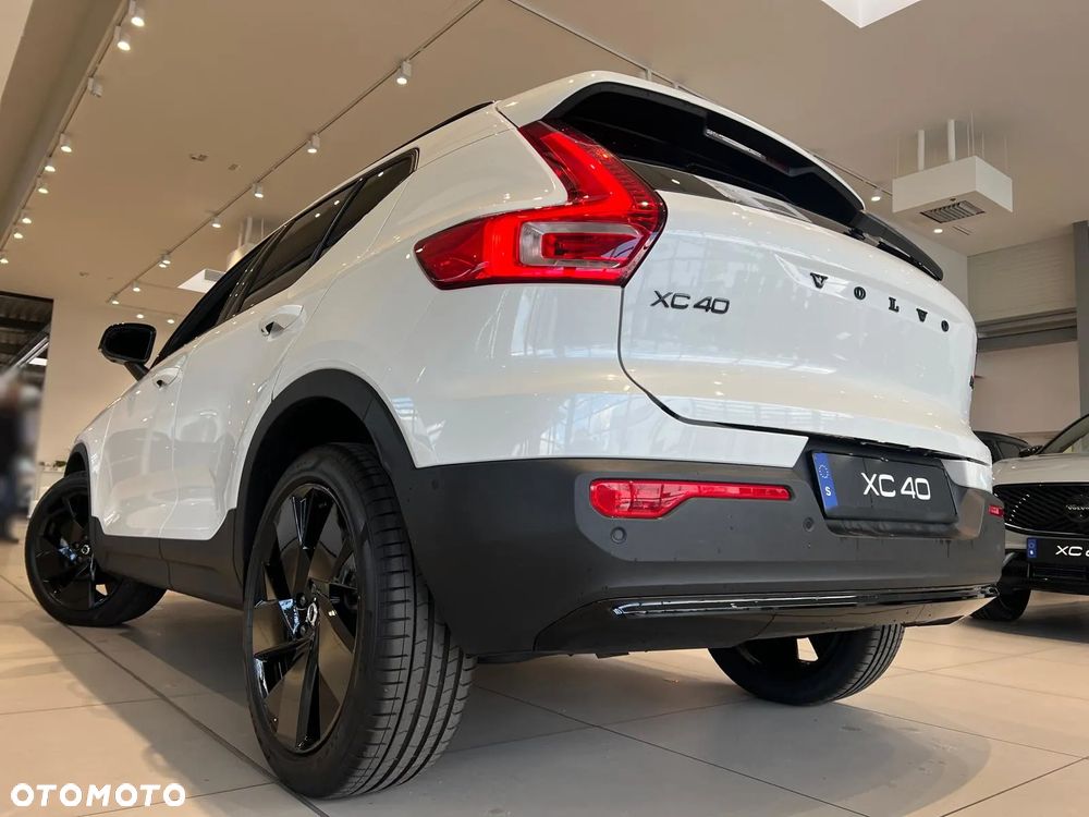 Volvo XC 40 B4 AWD Ultimate Dark - 12