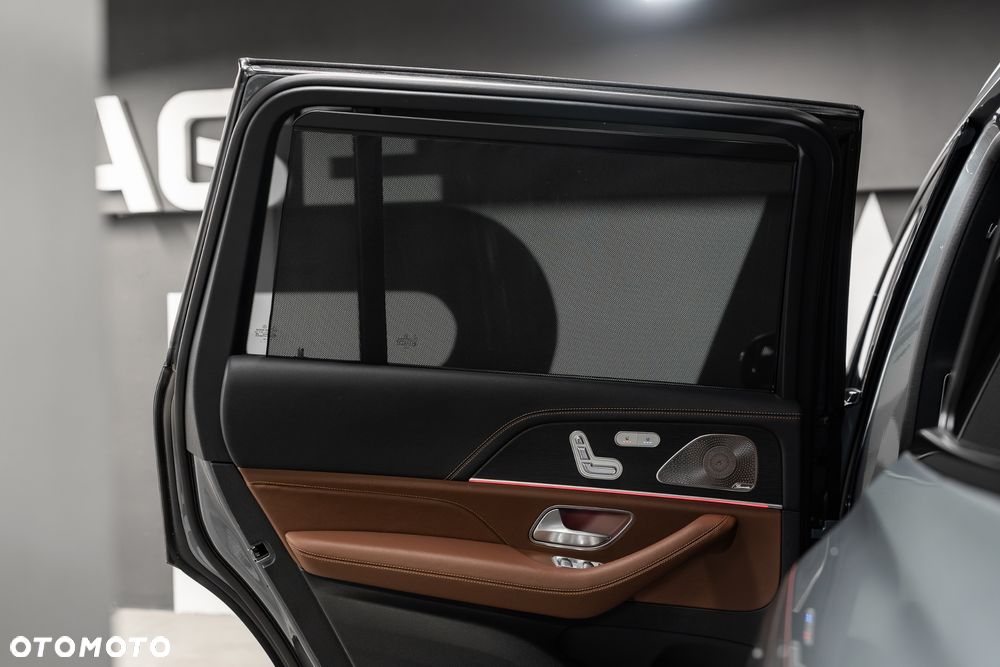 Mercedes-Benz GLS - 36