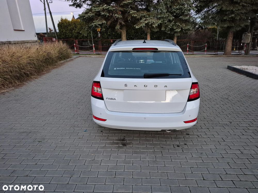 Skoda Fabia 1.0 TSI Ambition - 6