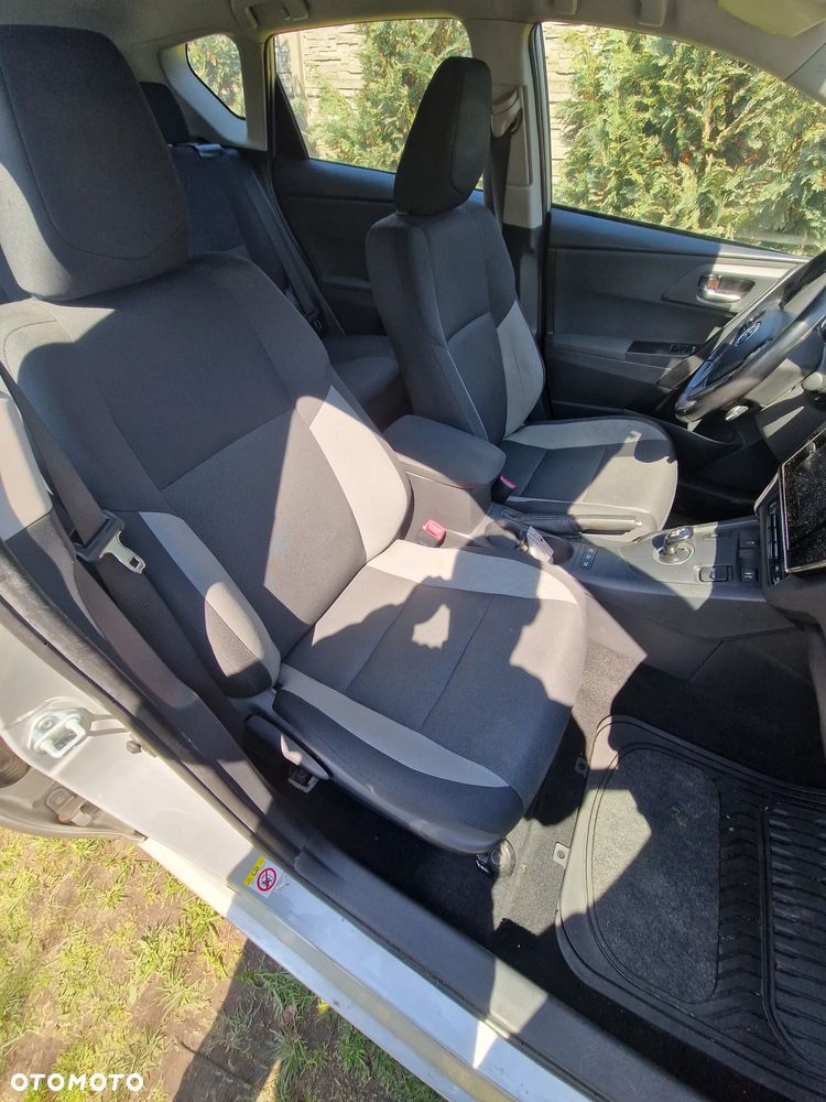 Toyota Auris - 10