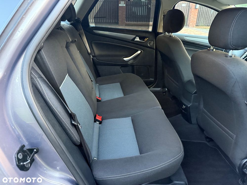 Ford Mondeo - 15