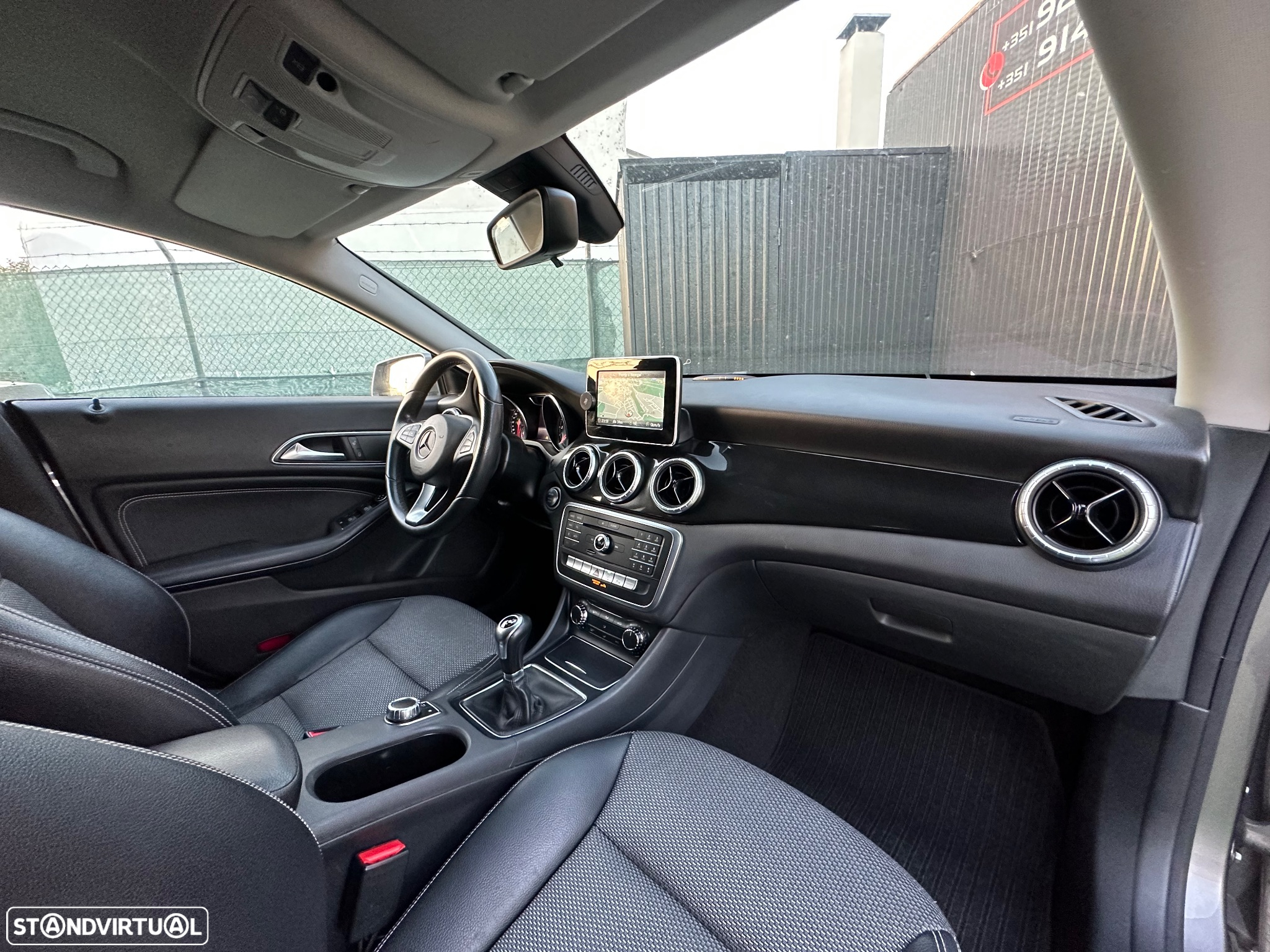 Mercedes-Benz CLA 180 d Shooting Brake - 11