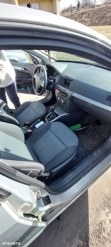 Opel Astra 1.6 Essentia - 11