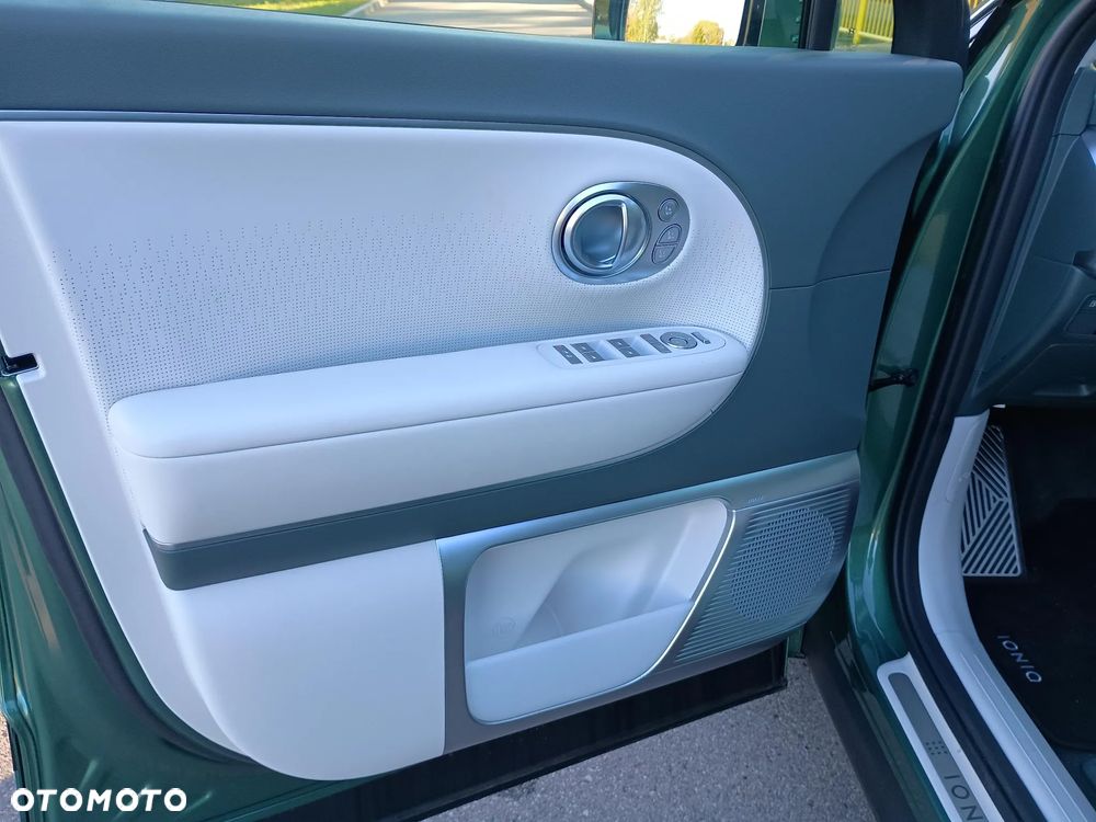 Hyundai IONIQ 9 110kWh Calligraphy AWD - 10