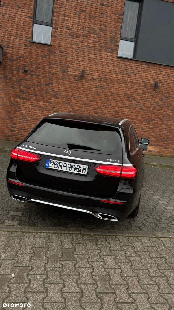 Mercedes-Benz Klasa E 300 de 4Matic 9G-TRONIC AMG Line - 4