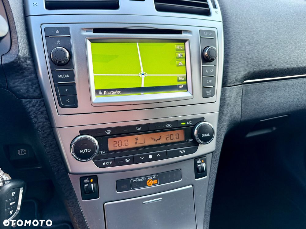 Toyota Avensis 1.8 Sol NAVI - 20