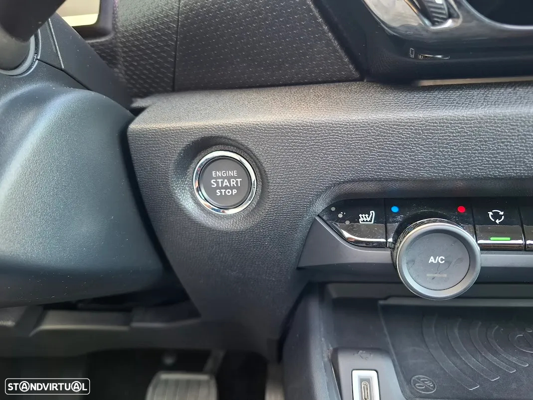Citroën C4 PureTech 130 Stop&Start EAT8 SHINE - 32