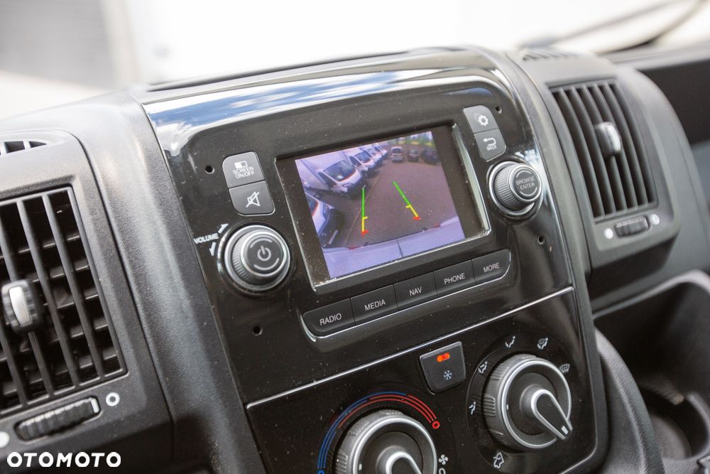 Fiat Ducato L2H2 2.3 *ŚREDNI* Professional - 12