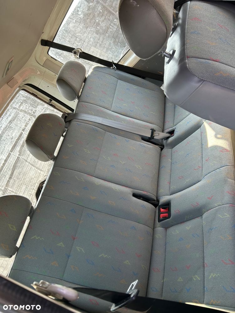 Komplet foteli 2 i 3 rząd VW T5 transporter ŁADNE !!! - 3