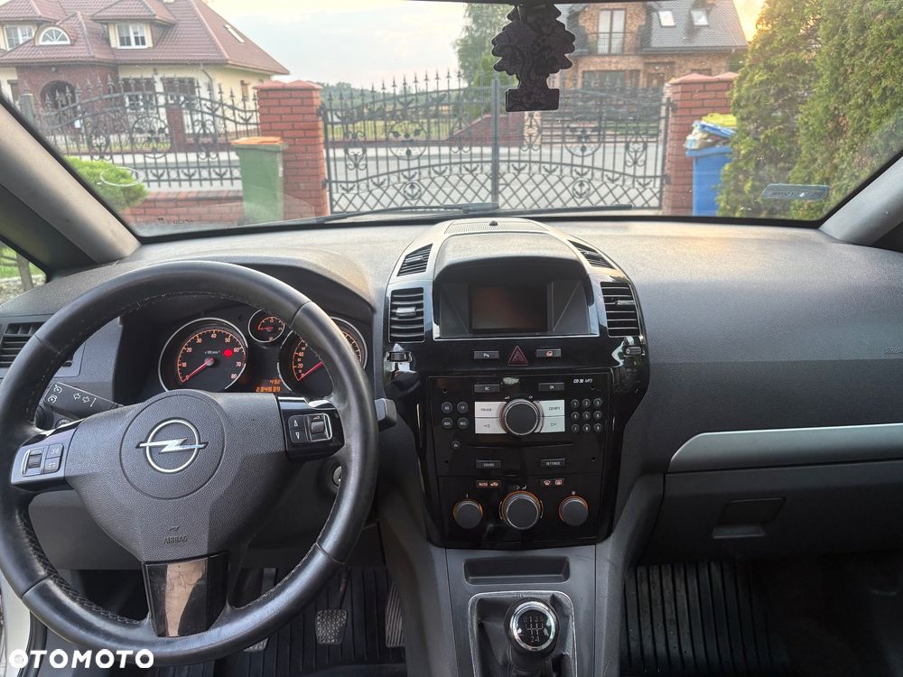 Opel Zafira 1.6 - 7