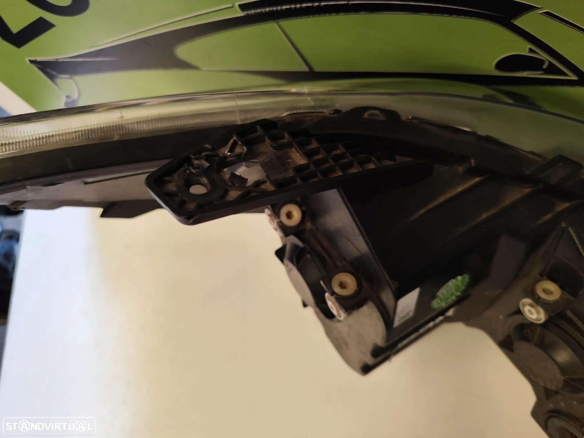 MAXUS EV30 FAROL ESQUERDO - FF695 - 11