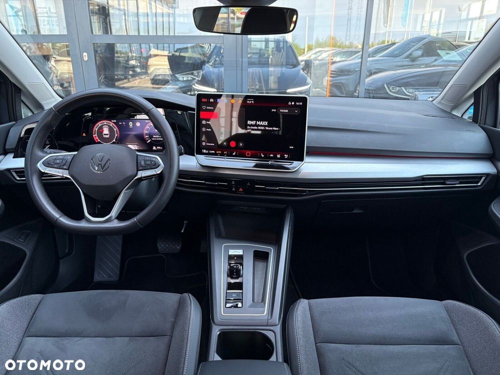 Volkswagen Golf - 10