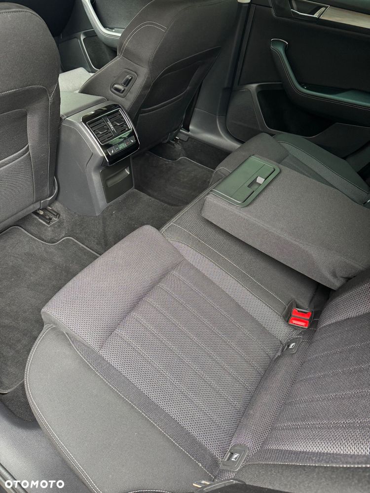 Skoda Superb 2.0 TDI SCR 4x4 Style DSG - 8