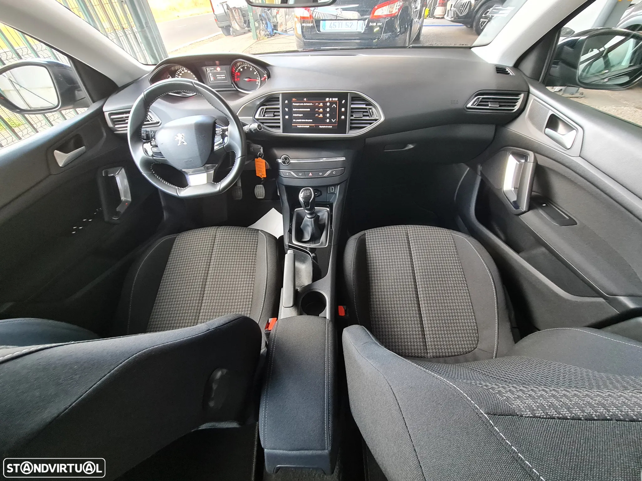 Peugeot 308 1.2 PureTech Active Pack - 12