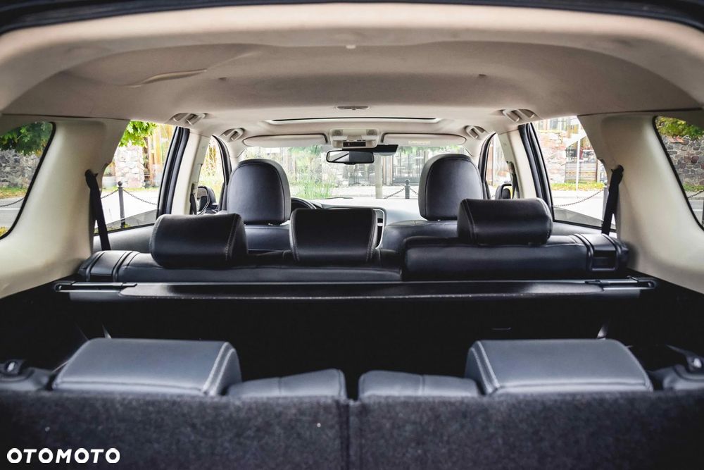 Mitsubishi Outlander 2.0 Intense + Navi 4WD CVT - 25