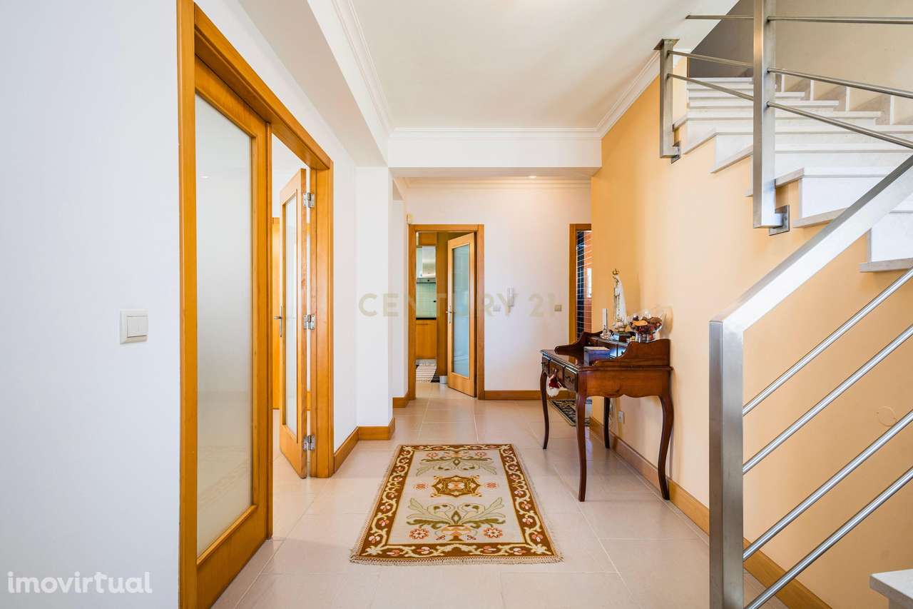 Moradia T5 na zona de Zambujo -Leiria - Grande imagem: 2/35