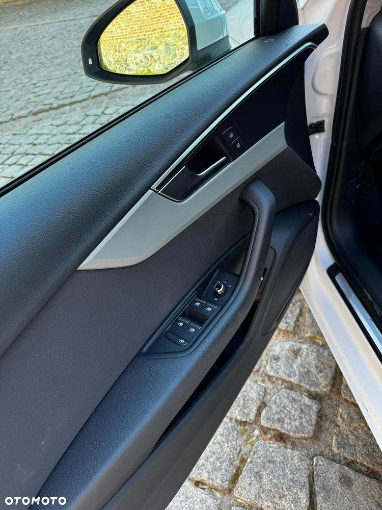 Audi A4 Limousine - 15