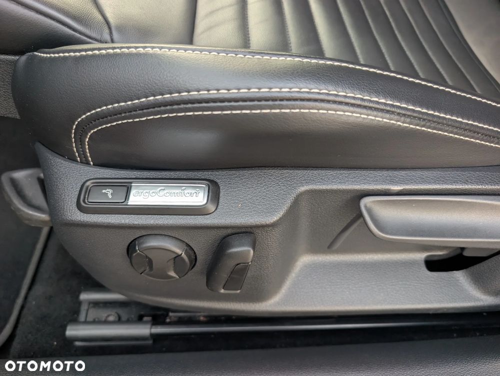 Volkswagen Passat 1.4 TSI Plug-In Hybrid GTE DSG - 11