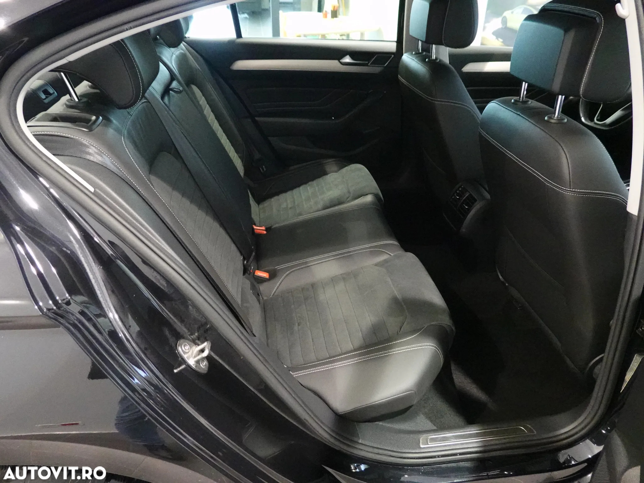Volkswagen Passat - 34