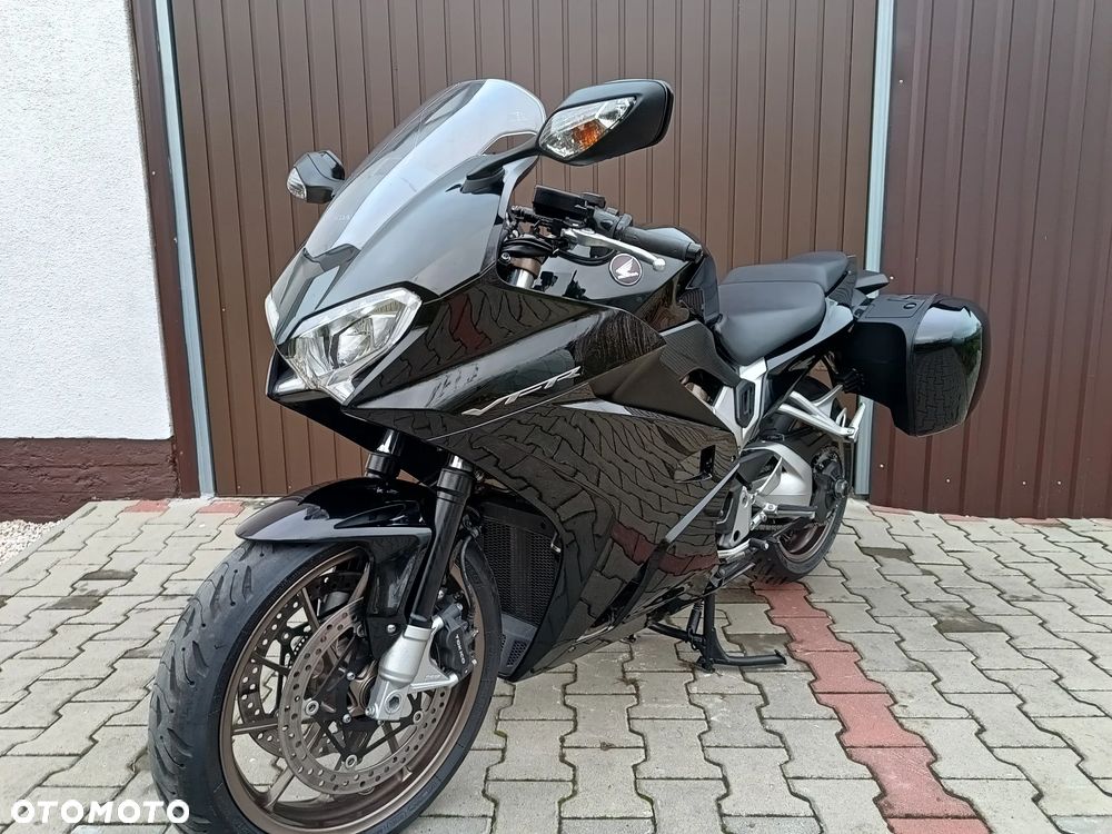 Honda VFR - 19