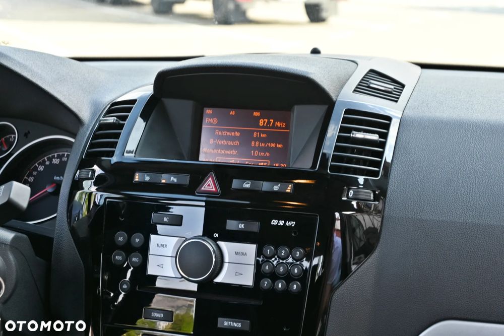 Opel Zafira 1.8 Cosmo - 23