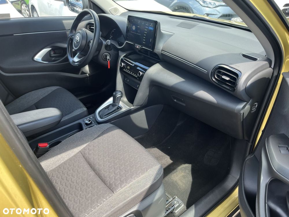Toyota Yaris Cross Hybrid 1.5 Comfort 4x4 - 22