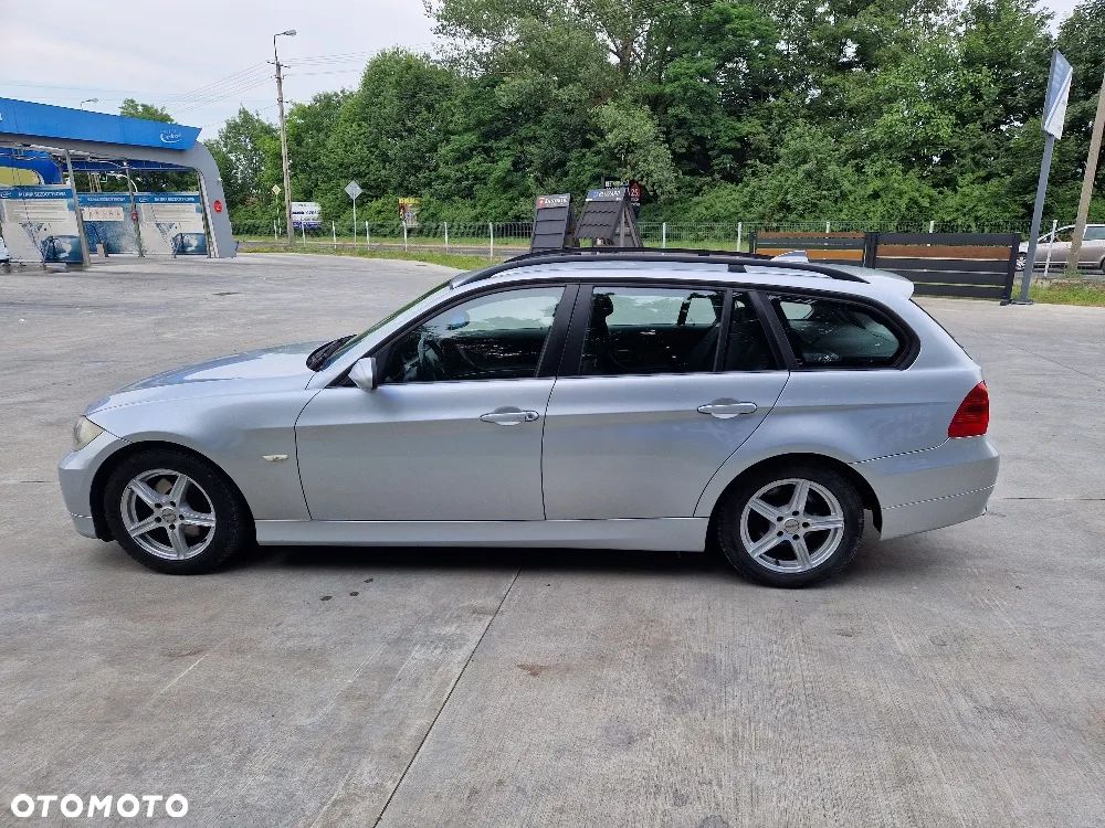 BMW Seria 3 320d DPF - 1