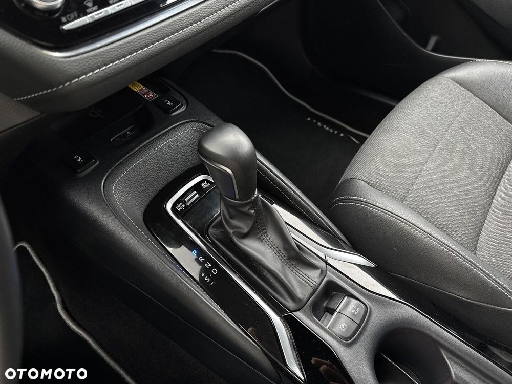 Toyota Corolla 2.0 Hybrid Style - 24