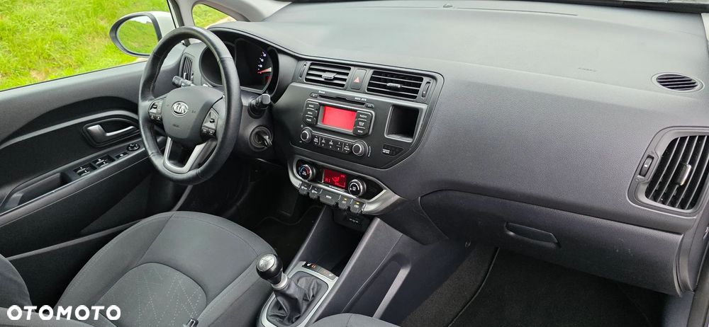 Kia Rio - 16