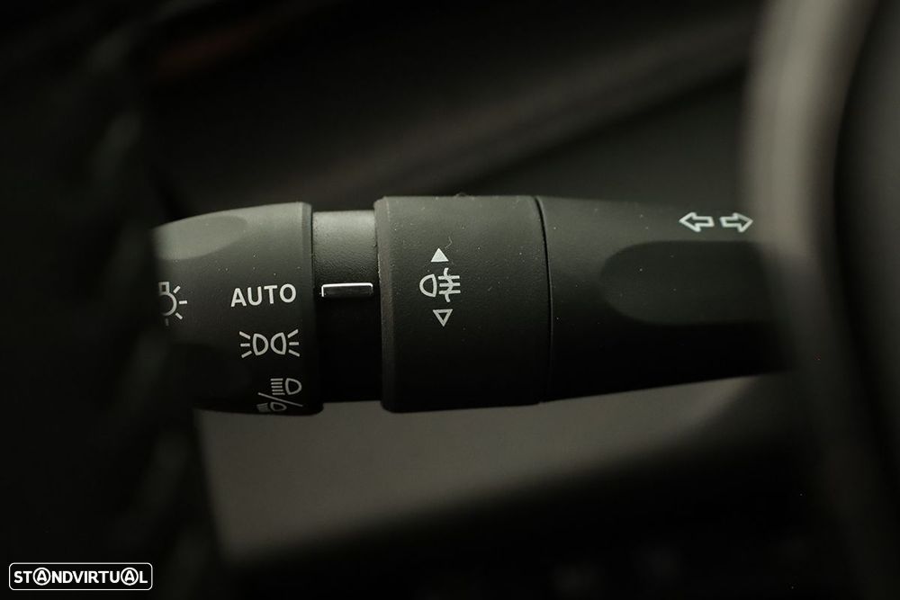 Peugeot 308 1.6 Hybrid Allure Pack e-EAT8 - 18